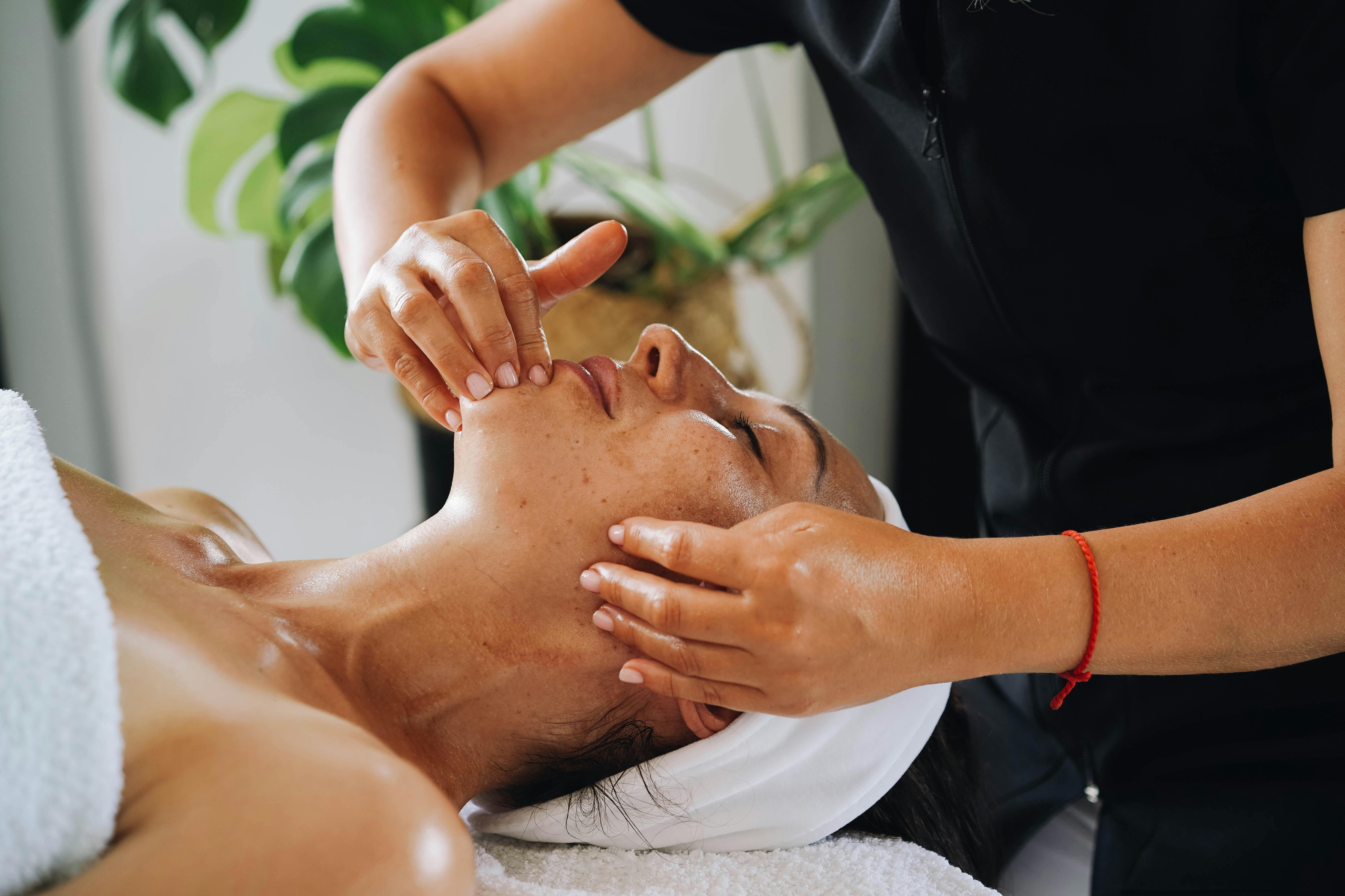 Tẩy tế bào chết Toàn thân Sáng mịn